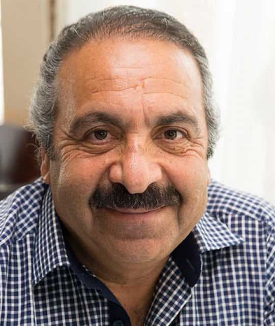 تصویر دکتر حمید خوش نیت فلوشیپ قرنیه و خارج چشمی در شیراز