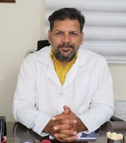 تصویر دکتر جعفر جباری لک متخصص قلب و عروق در شیراز