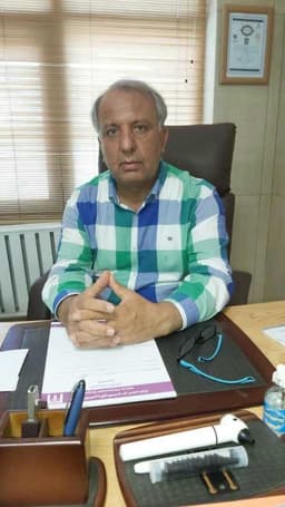 تصویر دکتر محمد حسن حورنگ متخصص جراحی عمومی در شیراز